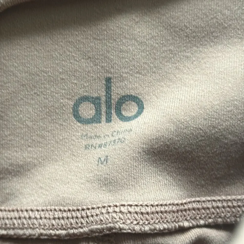 ALO Yoga excellent gently